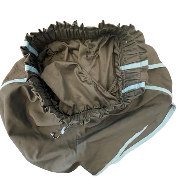 Nike Shorts - Picture 3 of 10